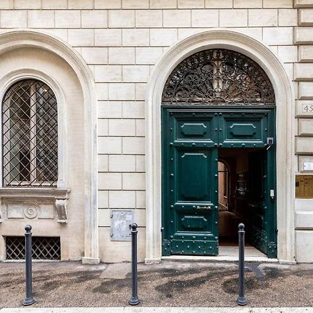 Vittoria Charme Apartment Rome Bagian luar foto