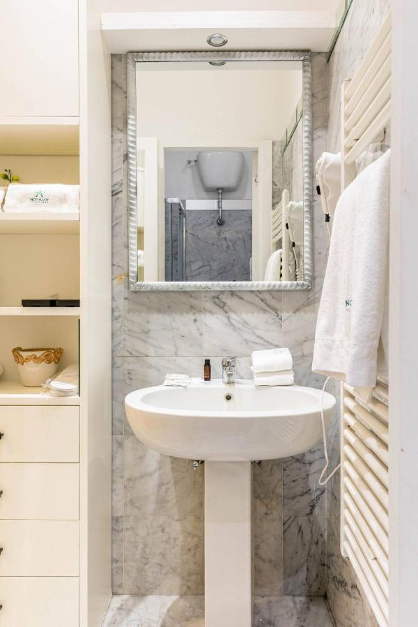 Vittoria Charme Apartment Rome Bagian luar foto