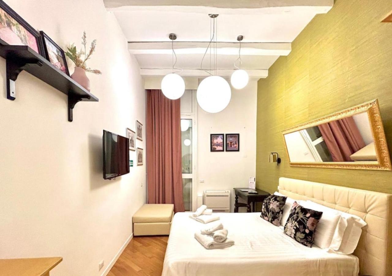 Vittoria Charme Apartment Rome Bagian luar foto
